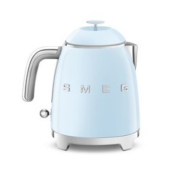 Smeg 50's Style Kedel 0.8L Pastelblå – Elegance og Funktionalitet til Dit Køkken!