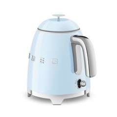 Smeg 50's Style Kedel 0.8L Pastelblå – Elegance og Funktionalitet til Dit Køkken!