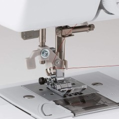 Brother CS10s Classic Sy- og Quiltemaskine Hvid - Kvalitet og Elegance til Dit Syprojekt - Varenummer: 4977766808361
