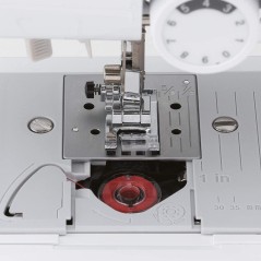 Brother CS10s Classic Sy- og Quiltemaskine Hvid - Kvalitet og Elegance til Dit Syprojekt - Varenummer: 4977766808361