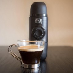 "Opdag Wacaco Minipresso GR - Den Ultimative 50ml Bilkaffemaskine til Kaffeentusiaster!"