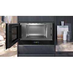 Siemens iQ700 Mikroovn til indbygning - 900W, 21L, Stål - Effektiv og Stilfuld Madlavning!
