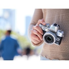 Olympus OM-D E-M10 Mark IV - 20,3 Megapixel Sølv Digitalkamera - Professionel Kvalitet og Fantastiske Billeder!