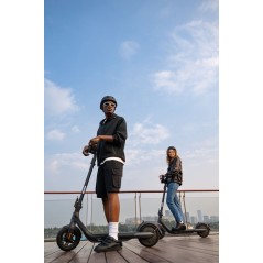 Køb Ninebot E2 Pro Segway Elektrisk Scooter - Innovativ, Miljøvenlig & Sjov Transport!