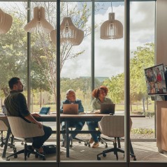 HP Studio USB Video Bar-EURO (842D4AA#ABB) – Professionel Videooplevelse til Mødelokalet