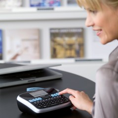 DYMO LabelManager 210D - QWERTZ | Effektiv etiketprinter til alle formål | S0784470
