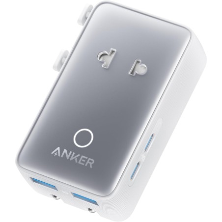 Anker Nano universel rejseadapter til 200+ lande – 4× USB, USB-C 20W, 2-pin kompatibel