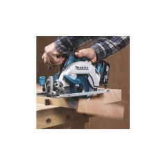 Makita DHS680Z Rundsav - Effektiv, Præcis og Holdbar til Dit Næste Projekt | Varenummer: 0088381683197