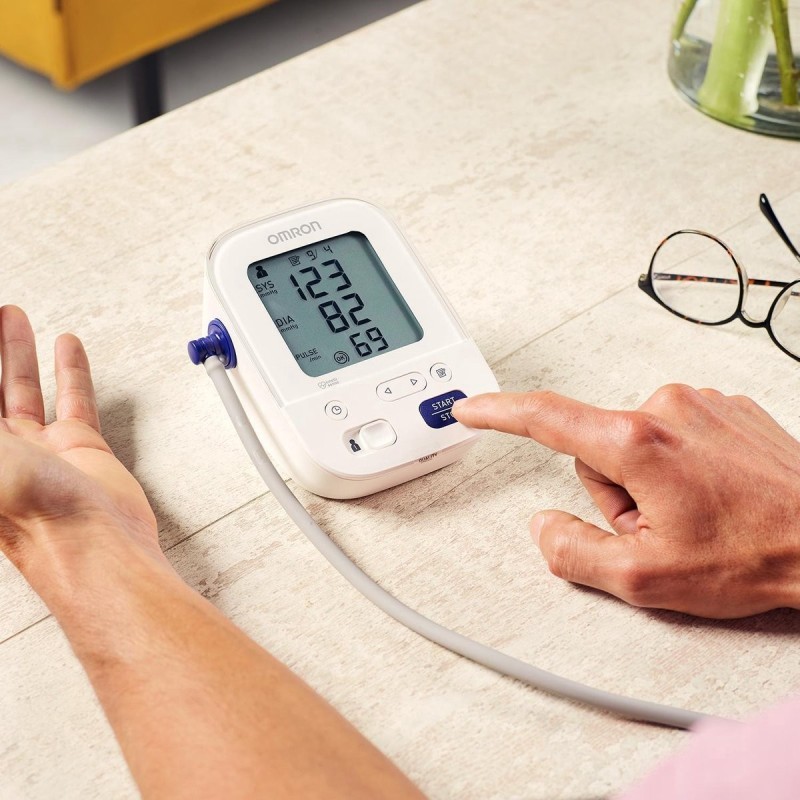 Omron Comfort M3 Blodtryksmåler Hvid Omron Comfort M3 Blodtryksmåler Hvid
